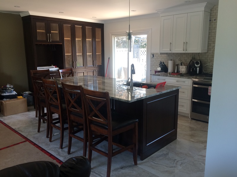 Kitchen Island with Chairs