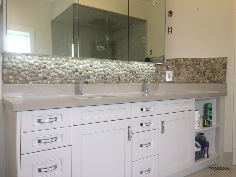 Double Vanity Sink with Rock Backslpash